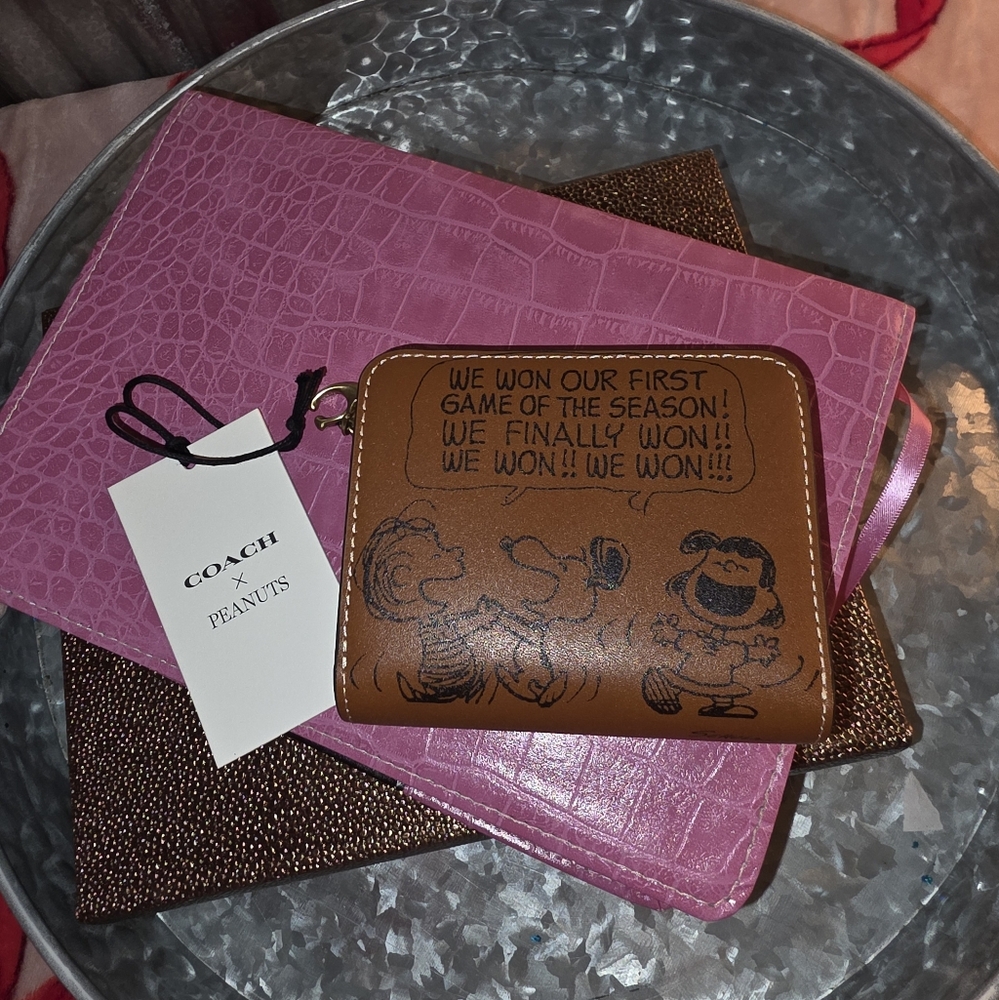 Coach x Peanuts Essential Billfold Wallet With Newdpaper Print